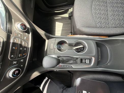 Used 2024 Chevrolet Equinox LT FWD image 32