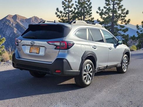 Certified 2025 Subaru Outback Premium AWD/4WD image 7