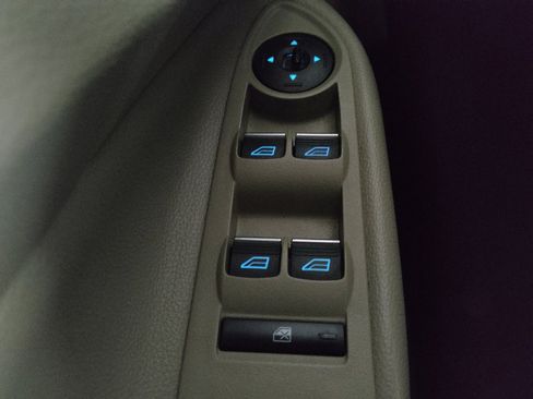 Used 2017 Ford Escape SE w/ Equipment Group 201A FWD image 27