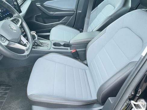 Used 2025 Volkswagen Jetta SE image 36