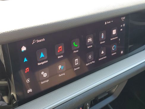 Used 2024 Porsche Cayenne image 29