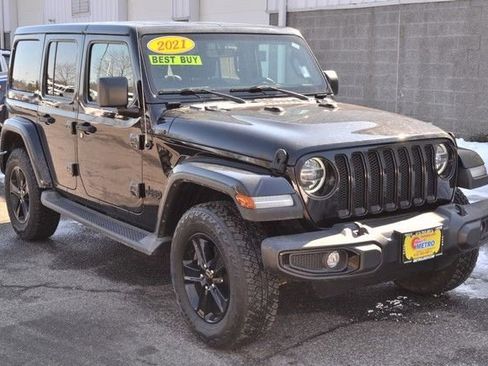 Used 2021 Jeep Wrangler Unlimited Sahara image 2