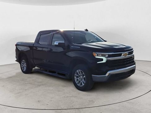 Used 2022 Chevrolet Silverado 1500 LT AWD/4WD image 3