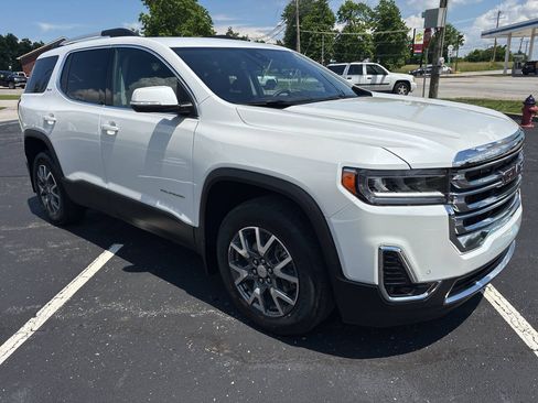 Used 2023 GMC Acadia SLT w/ Preferred Package FWD image 6