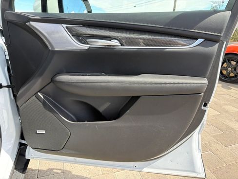 Used 2024 Cadillac XT5 Sportv w/ Technology Package AWD/4WD image 25