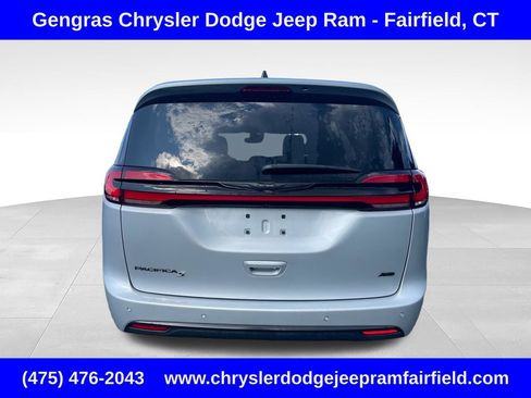 Certified 2024 Chrysler Pacifica Touring-L w/ S Appearance Package AWD/4WD image 6