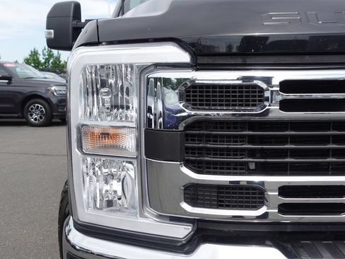 Used 2024 Ford F250 XLT AWD/4WD image 3