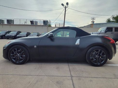 Used 2015 Nissan 370Z Roadster RWD image 42