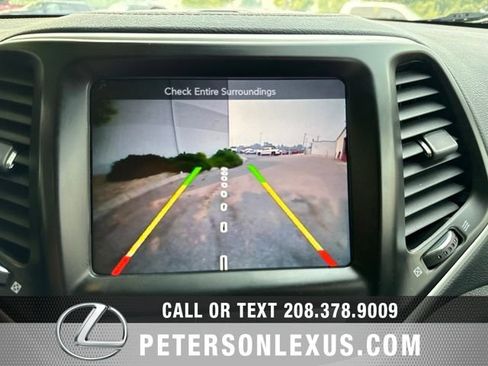 Used 2018 Jeep Cherokee Latitude Plus FWD image 16