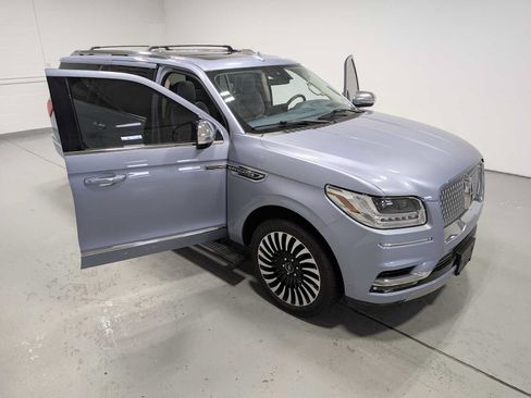 Used 2021 Lincoln Navigator L Black Label w/ Cargo Convenience Package AWD/4WD image 17