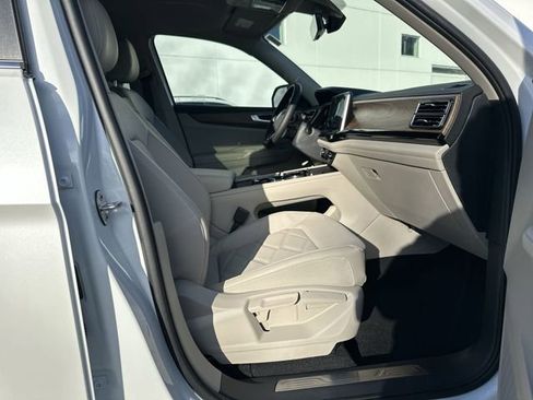 New 2026 Volkswagen Atlas SE image 28