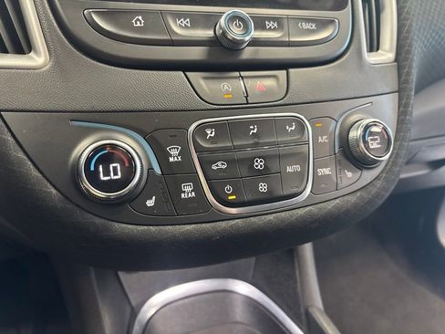 Used 2023 Chevrolet Malibu LT FWD image 19