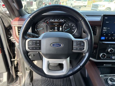 Used 2023 Ford Expedition Limited RWD image 25