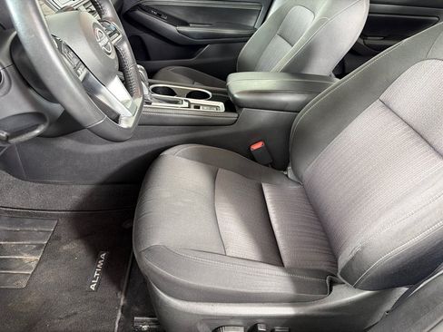 Used 2023 Nissan Altima 2.5 SV w/ SV Premium Package FWD image 12