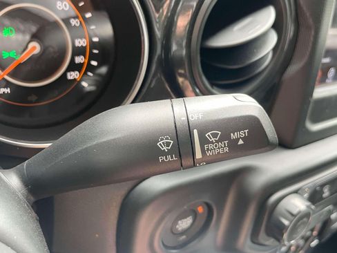 Used 2022 Jeep Gladiator Sport AWD/4WD image 24