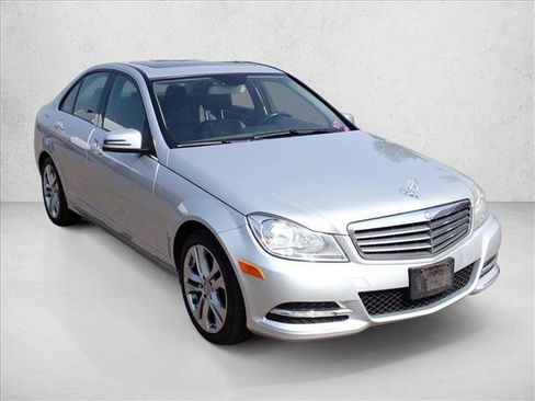 Used 2013 Mercedes-Benz C 300 4MATIC Sedan image 6