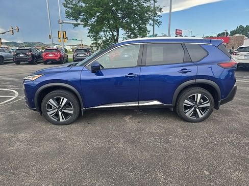 Used 2022 Nissan Rogue SL w/ SL Premium Package image 4