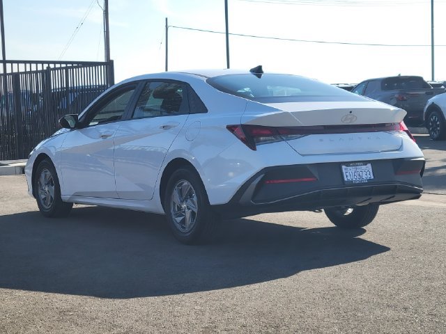 Used 2026 Hyundai Elantra SE FWD image 3