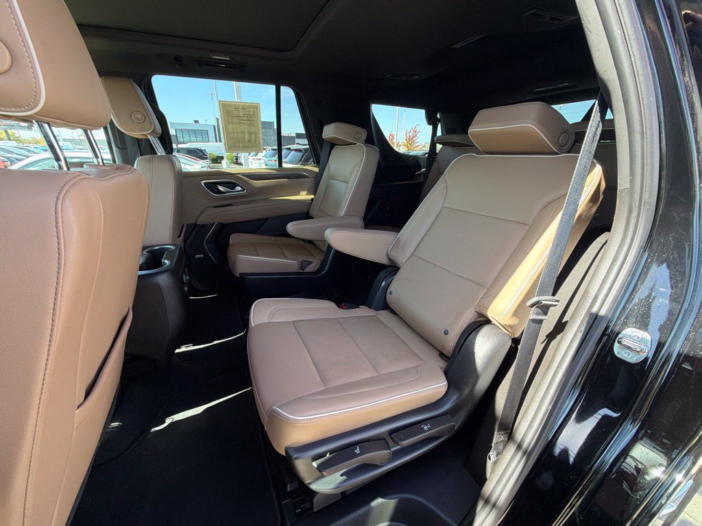 Used 2023 Chevrolet Tahoe Premier AWD/4WD image 16
