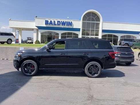 Used 2024 Ford Expedition Limited image 4