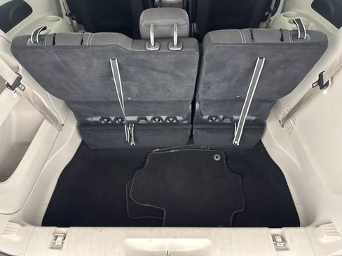 Used 2023 Chrysler Voyager LX FWD image 27