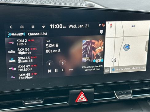 Certified 2025 Hyundai Elantra SEL image 17