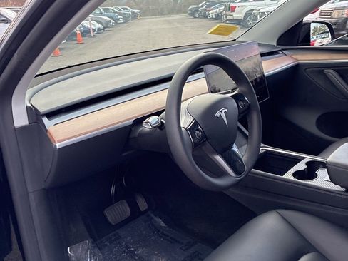 Used 2025 Tesla Model Y Long Range AWD/4WD image 13