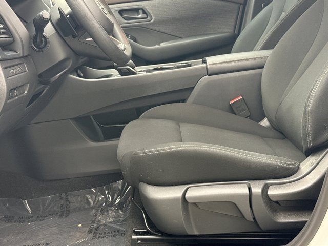 Used 2023 Nissan Rogue S AWD/4WD image 11