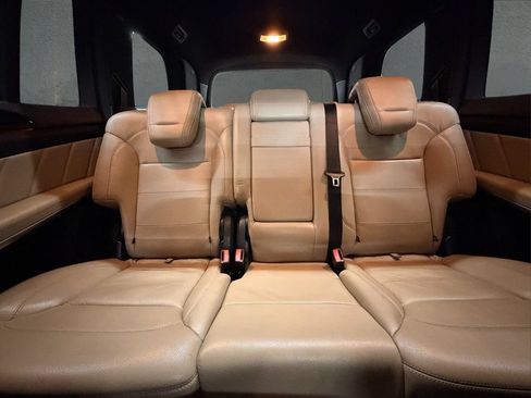 Used 2016 Mercedes-Benz GL 550 4MATIC image 28