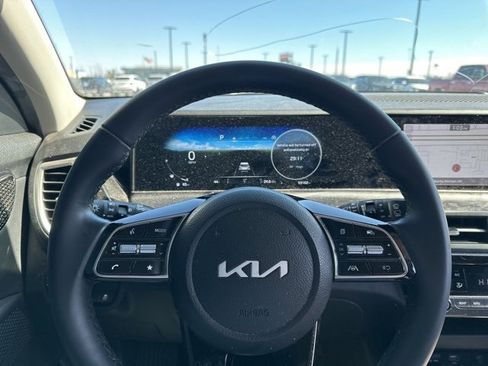 Certified 2024 Kia Seltos S image 9