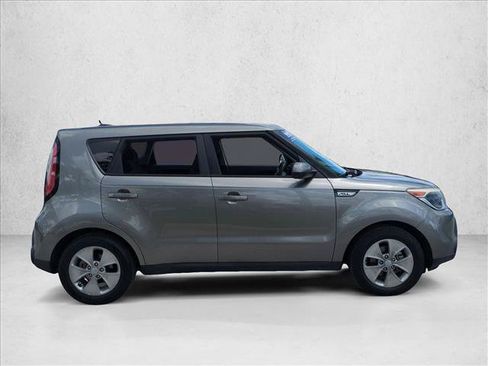 Used 2016 Kia Soul w/ Option Group 020 FWD image 4