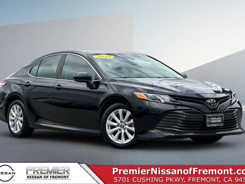Used 2019 Toyota Camry LE FWD image 1