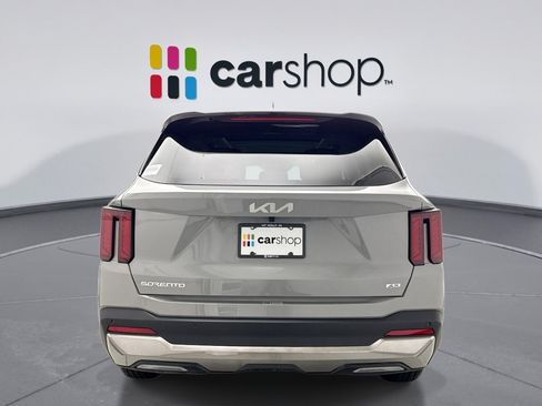 Used 2024 Kia Sorento S w/ Panoramic Sunroof Package AWD/4WD image 4
