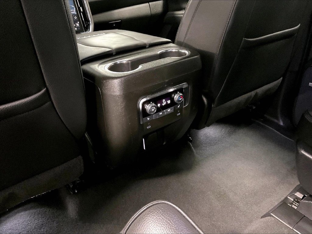 Used 2025 GMC Yukon Denali AWD/4WD image 27