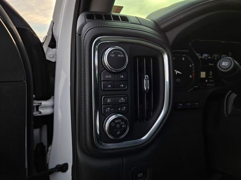 Used 2023 GMC Sierra 2500 Denali w/ Denali Ultimate Package image 13