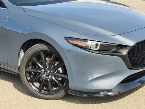 Used 2024 MAZDA MAZDA3 Hatchback w/Premium Plus Pkg image 3
