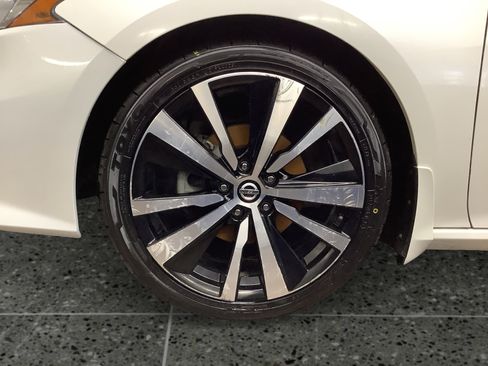 Used 2020 Nissan Altima 2.0 Platinum image 14