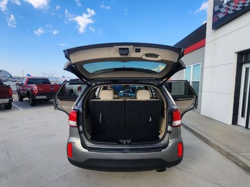 Used 2014 Kia Sorento EX w/ EX V6 Touring Package AWD/4WD image 26