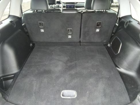 Used 2023 Jeep Grand Cherokee Limited w/ Trailer Tow Prep Group (B) image 8