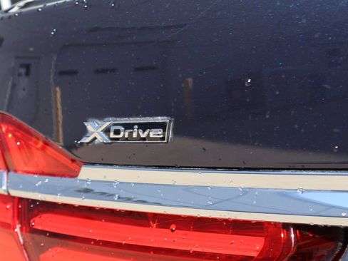 Used 2016 BMW 750i xDrive AWD/4WD image 9