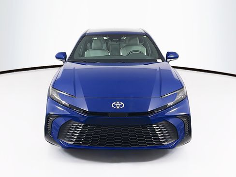 Used 2026 Toyota Camry SE FWD image 2