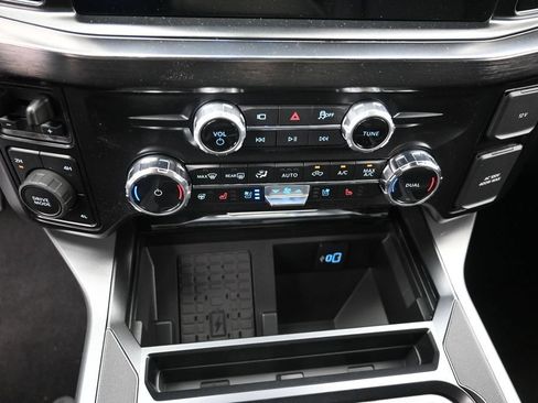New 2026 Ford F250 Lariat w/ Black Appearance Package AWD/4WD image 4
