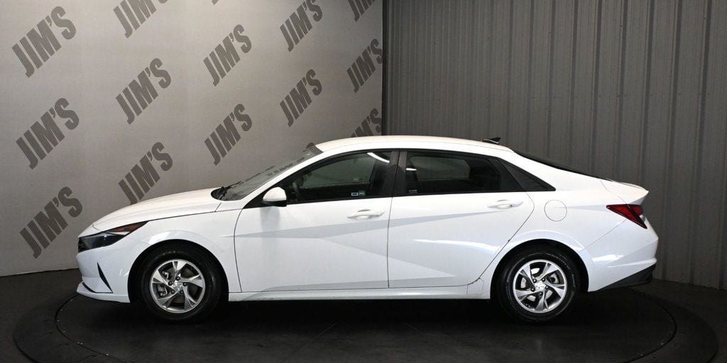 Used 2021 Hyundai Elantra SE FWD image 8