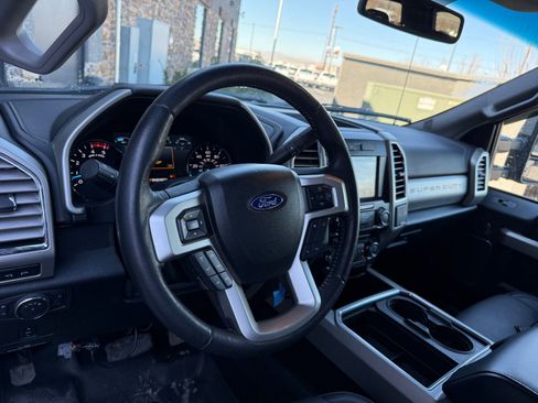 Used 2017 Ford F350 Lariat w/ Chrome Package image 9