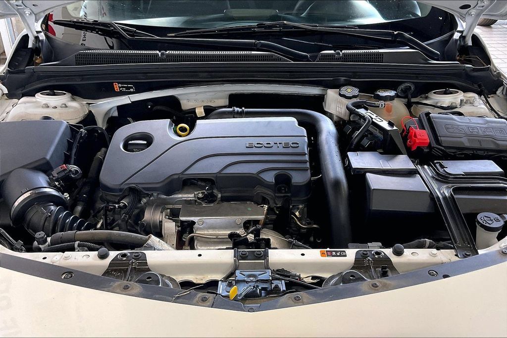 Used 2024 Chevrolet Malibu LT FWD image 27