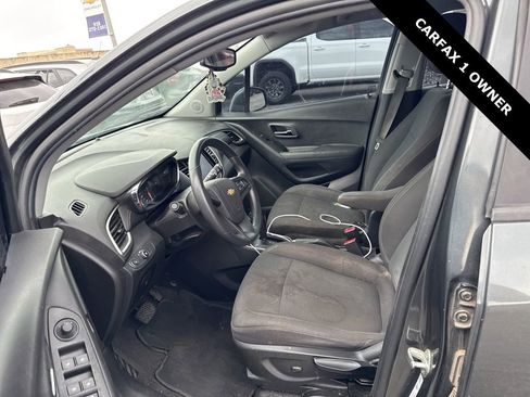 Used 2020 Chevrolet Trax LS FWD image 6