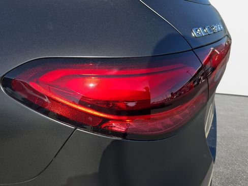 Used 2026 Mercedes-Benz GLC 300 4MATIC image 32