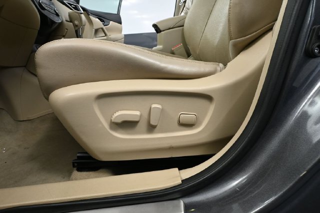Used 2014 Nissan Rogue SL w/ SL Premium Package FWD image 19
