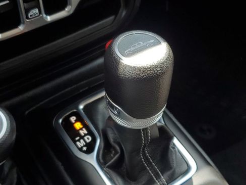 Used 2023 Jeep Gladiator Overland AWD/4WD image 33