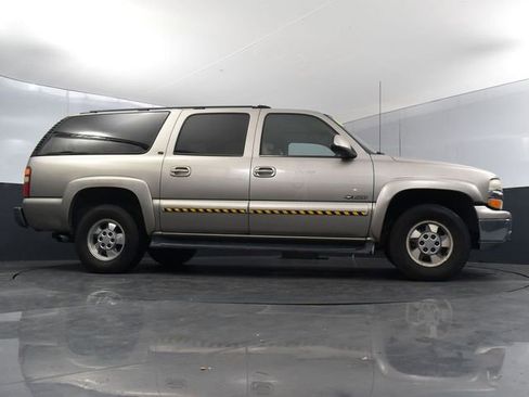 Used 2000 Chevrolet Suburban LT w/ LT Preferred Equipment Group AWD/4WD image 21